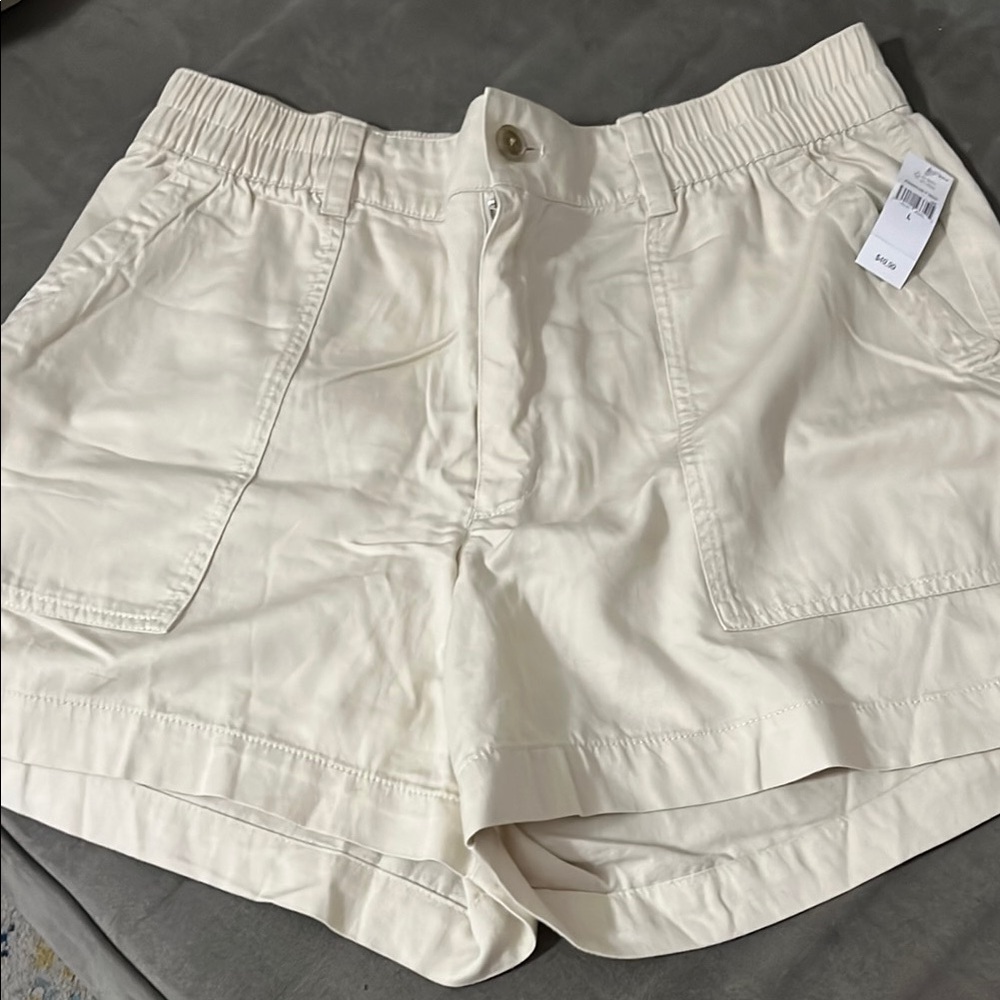 🆕Gap Women's Cream Shorts large